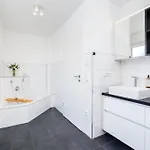 Neu - Frisches & Gemuetliches Design Mit Bbq, Garten & Arbeitsplatz *