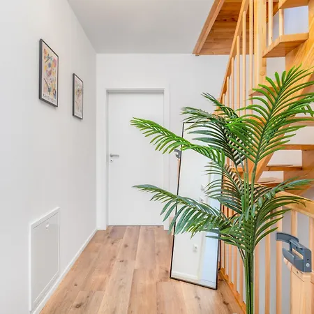 Neu - Frisches & Gemuetliches Design Mit Bbq, Garten & Arbeitsplatz Augsburg