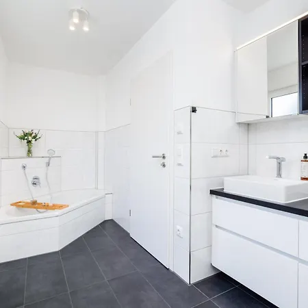 Wohnglueck Frisches & Gemuetliches Design Mit Bbq, Garten & Arbeitsplatz *