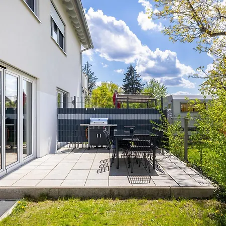 Holiday home Wohnglueck Frisches & Gemuetliches Design Mit Bbq, Garten & Arbeitsplatz