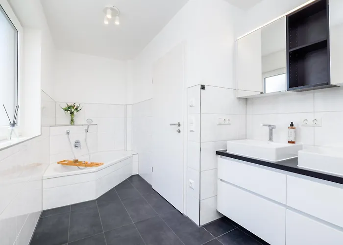 Neu - Frisches & Gemuetliches Design Mit Bbq, Garten & Arbeitsplatz *