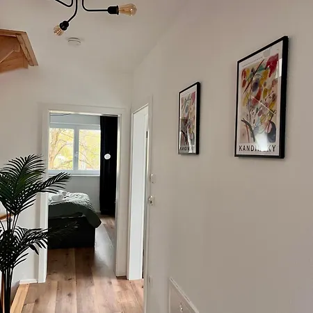 Vakantiehuis Wohnglueck Frisches & Gemuetliches Design Mit Bbq, Garten & Arbeitsplatz Augsburg
